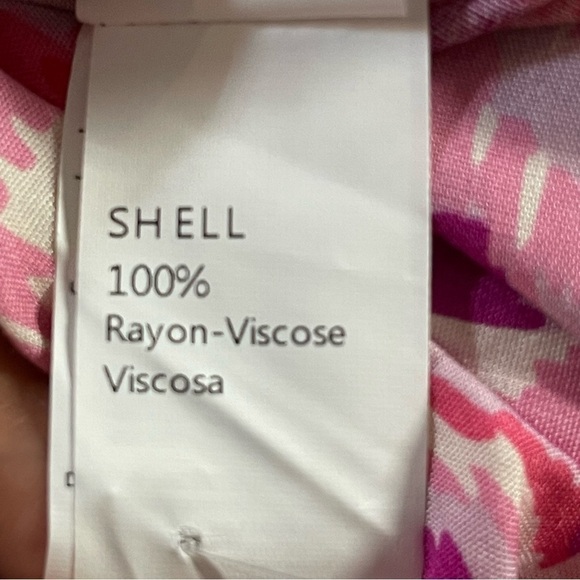 CUPSHE
Women's Pink Plunging
Loose Leg Romper new with tags size large - Picture 6 of 6